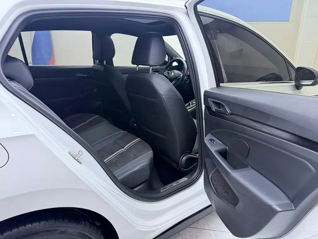 Golf 2023 280TSI DSG R-Line Lite купить на сайте DeffCars