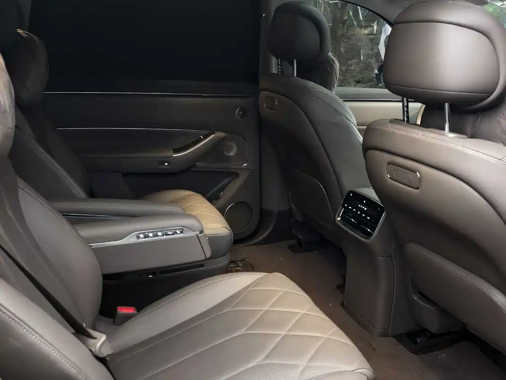 Wenjie M8 2025 pure electric Max+ six-seat long-range version купить на сайте DeffCars