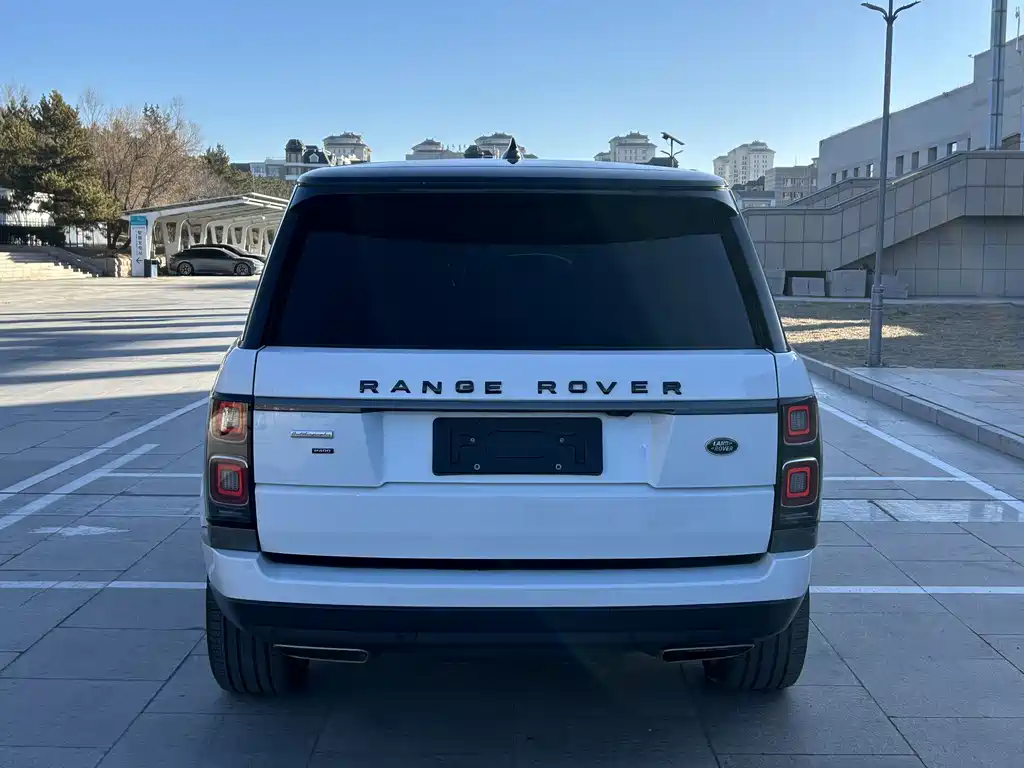 Range Rover 2022 3.0 L6 400PS Legendary Extended Classic Edition купить на сайте DeffCars