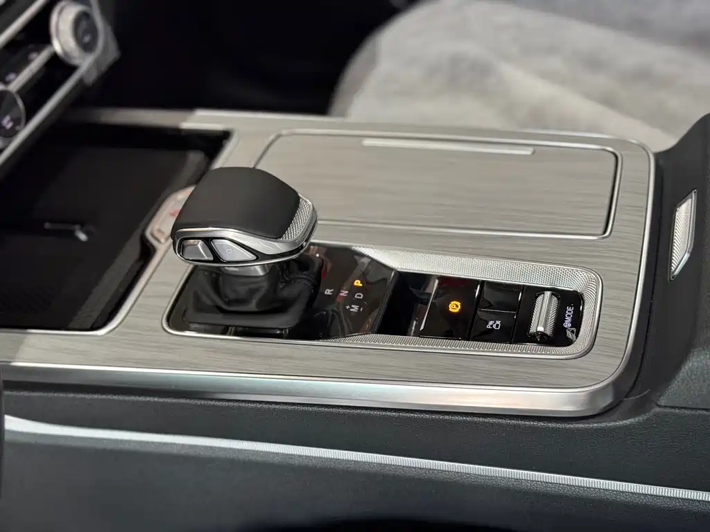 Hongqi HS5 2025 2.0T two-wheel drive 600,000 units commemorative edition купить на сайте DeffCars