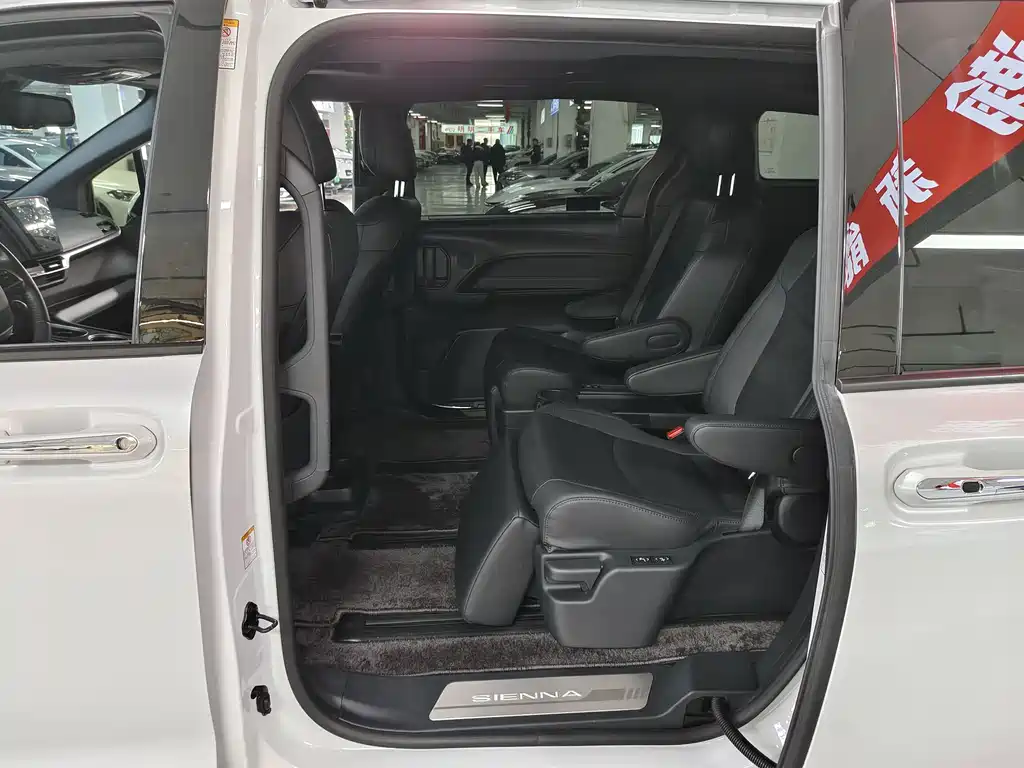 SIENNA 2023 2.5L Hybrid Premium Edition купить на сайте DeffCars