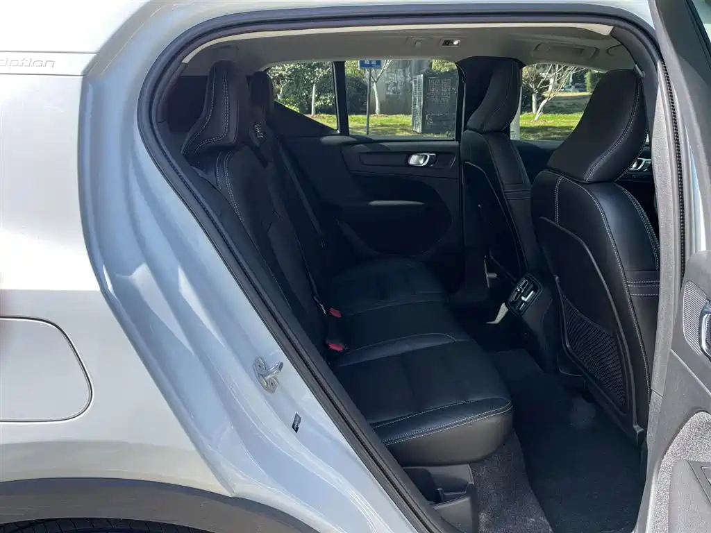 Volvo XC40 2020 T4 four-wheel drive Zhiyuan Sport Edition купить на сайте DeffCars