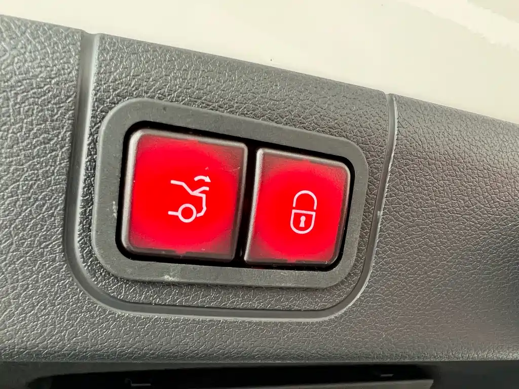 Mercedes-Benz E-Class 2024 E 260 L купить на сайте DeffCars