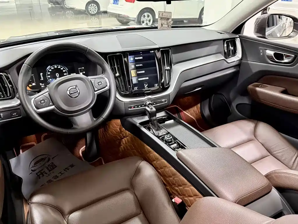 Volvo XC60 2019 T5 Four-wheel Drive Smart Edition National VI купить на сайте DeffCars