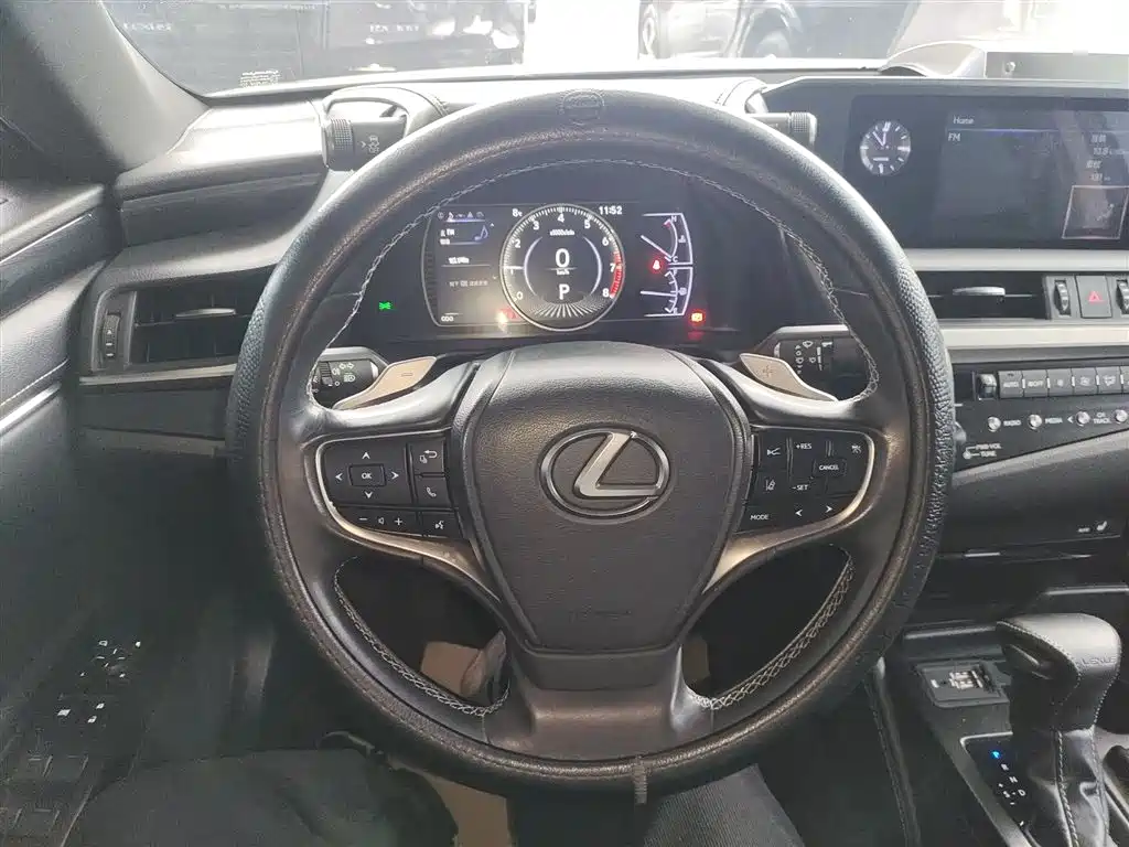 Lexus ES 2018 260 Excellence Edition National V купить на сайте DeffCars
