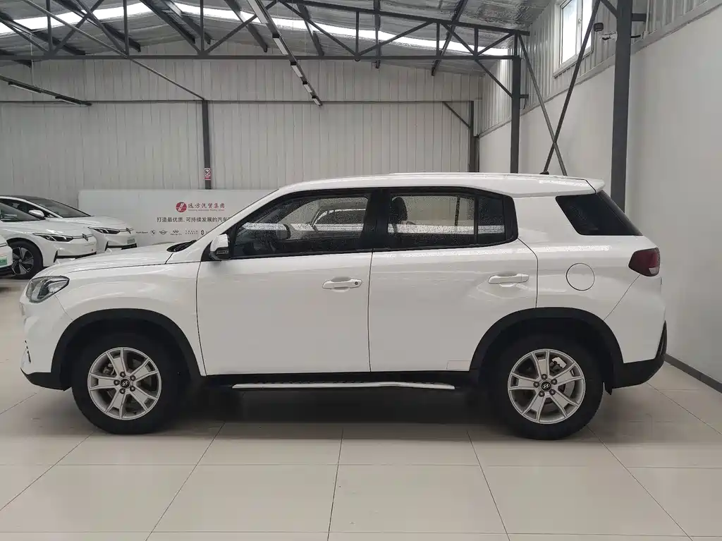 Beijing Hyundai ix35 2020 2.0L automatic two-wheel drive, smart, brave and smooth version купить на сайте DeffCars