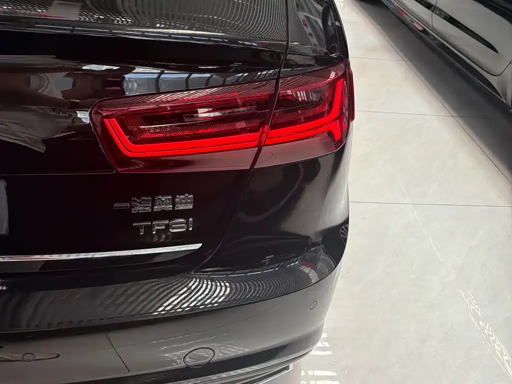 Audi A6L 2018 30th Anniversary Model TFSI Enterprising купить на сайте DeffCars