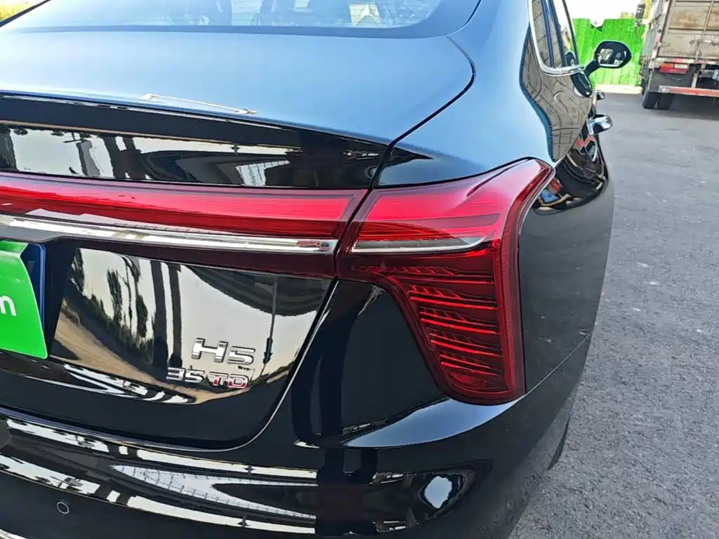 Hongqi H5 2025 1.5T DCT Flag Rhyme Edition купить на сайте DeffCars