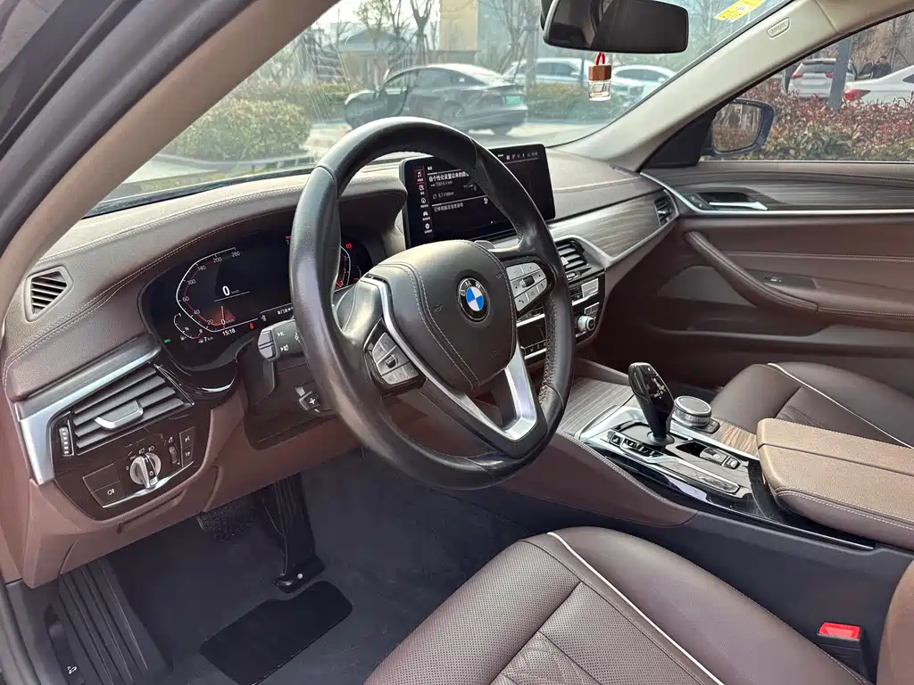 BMW 5 Series 2021 530Li Leading Luxury Package купить на сайте DeffCars