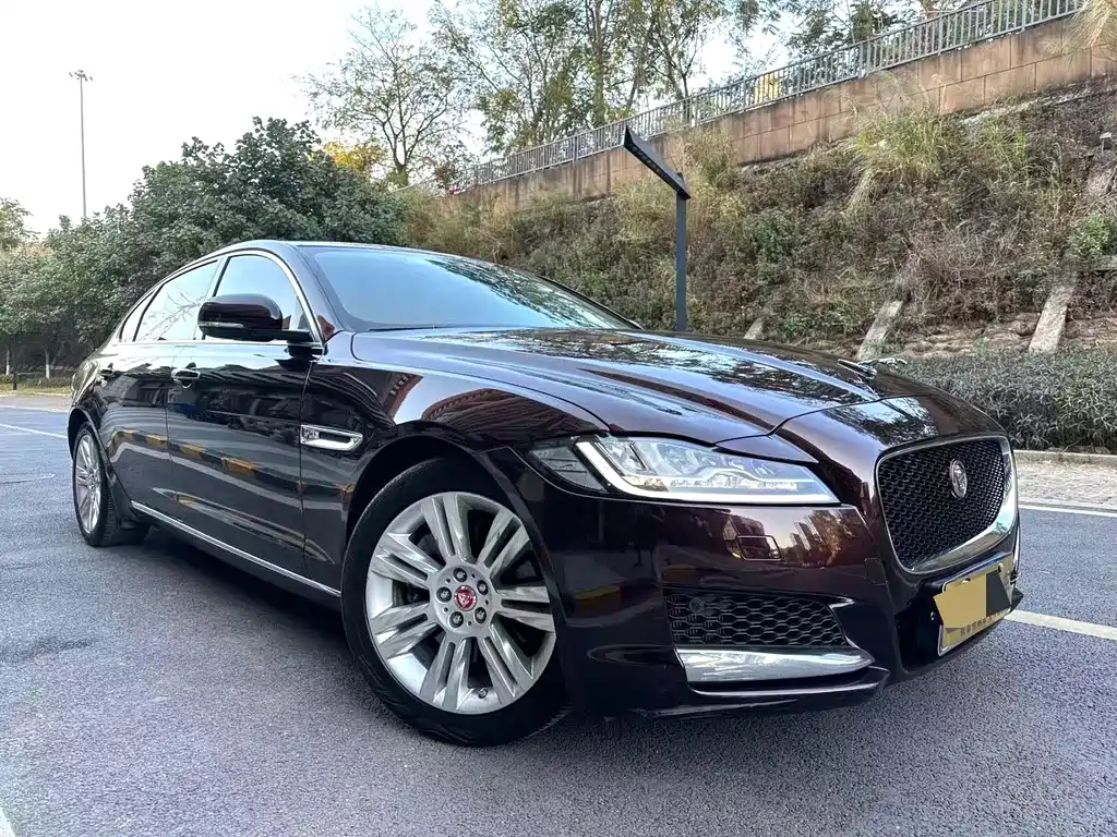 Jaguar XFL 2018 2.0T 250PS Luxury Edition купить на сайте DeffCars
