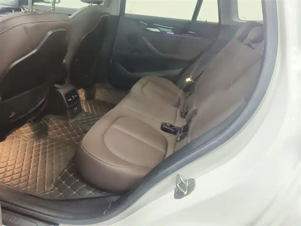 BMW X1 2020 sDrive25Li Leading Model купить на сайте DeffCars