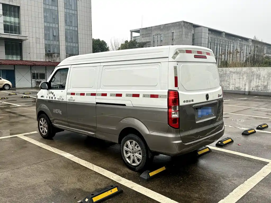 New Hiace S 2023 1.6L Fortune Edition Van 2/5 Seats Air Conditioned Edition SWD16M купить на сайте DeffCars