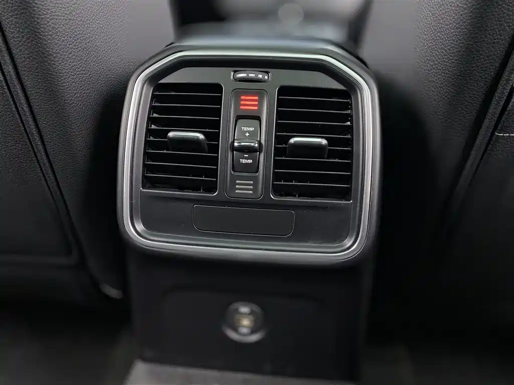Macan 2017 Macan 2.0T купить на сайте DeffCars