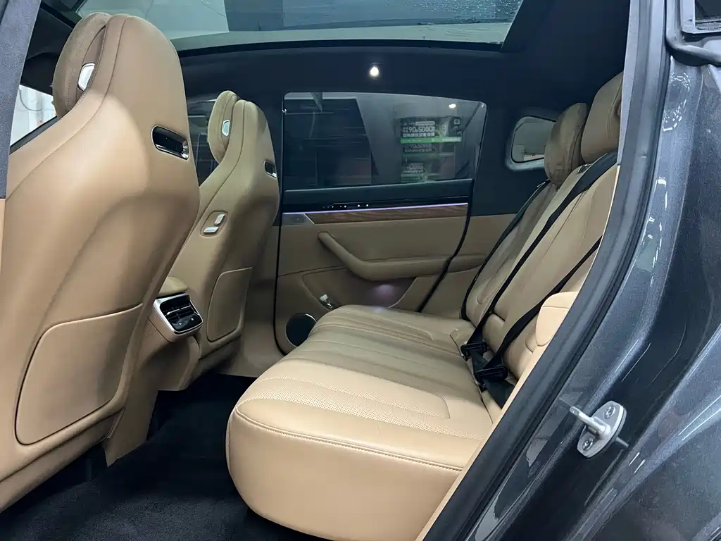 Zhijie R7 2024 pure electric 802km Max купить на сайте DeffCars