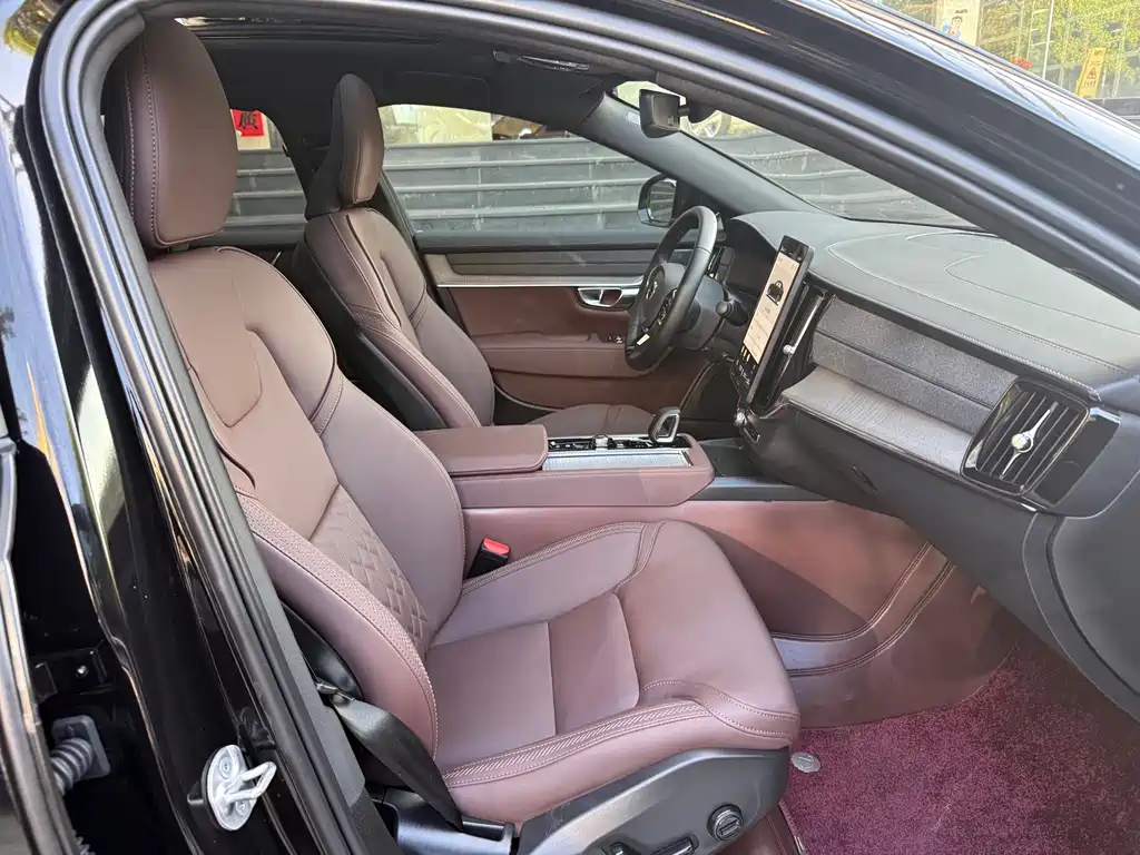 Volvo S90 2026 B5 Zhiyi Luxury Edition купить на сайте DeffCars