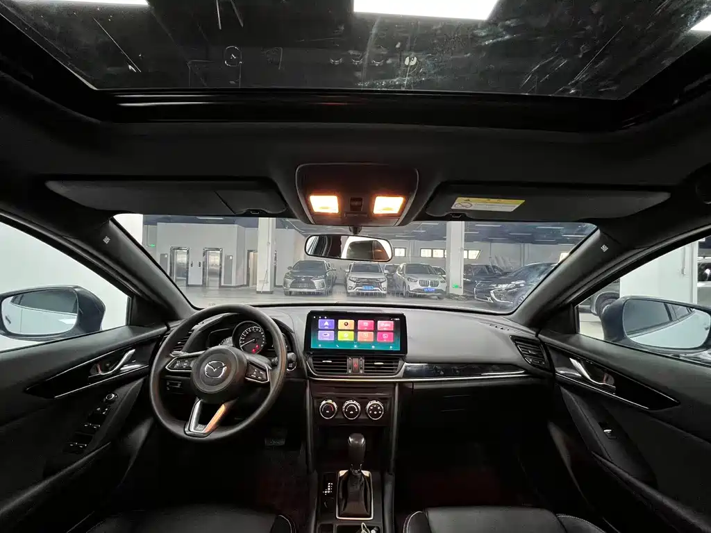 Mazda CX-4 2021 2.0L automatic two-wheel drive Blue Sky Vitality Edition купить на сайте DeffCars