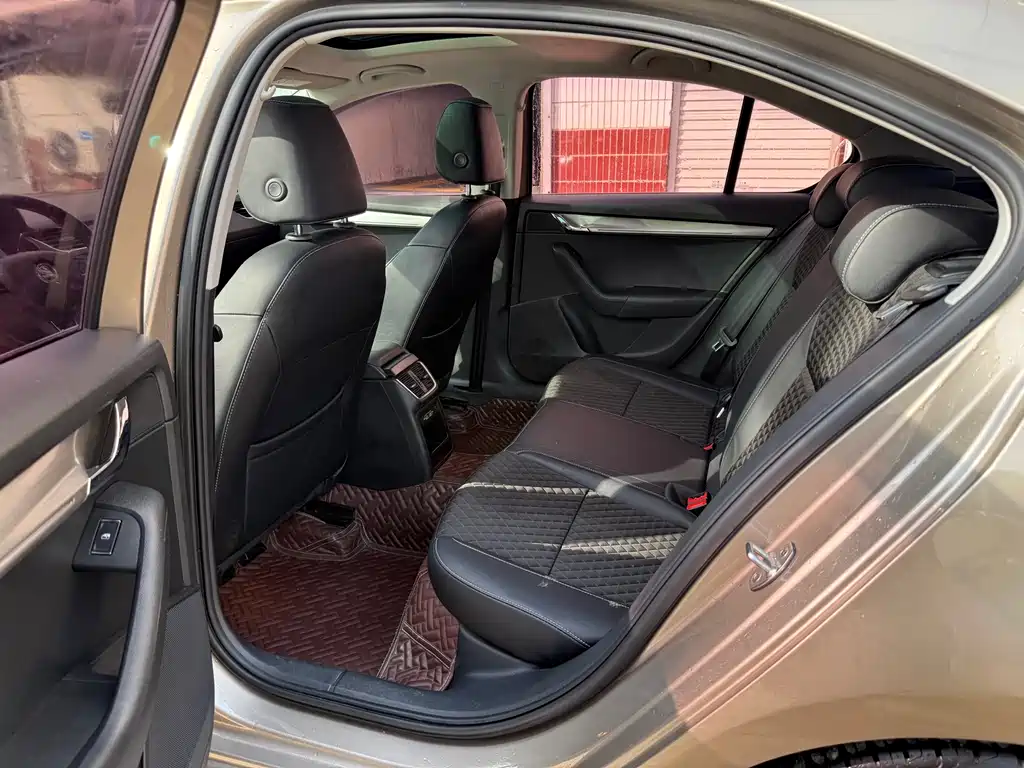 Octavia 2018 TSI230 DSG Deluxe Edition купить на сайте DeffCars