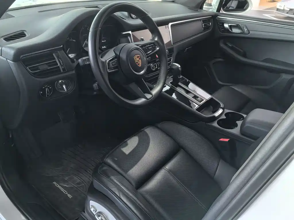 Macan 2023 Macan 2.0T купить на сайте DeffCars