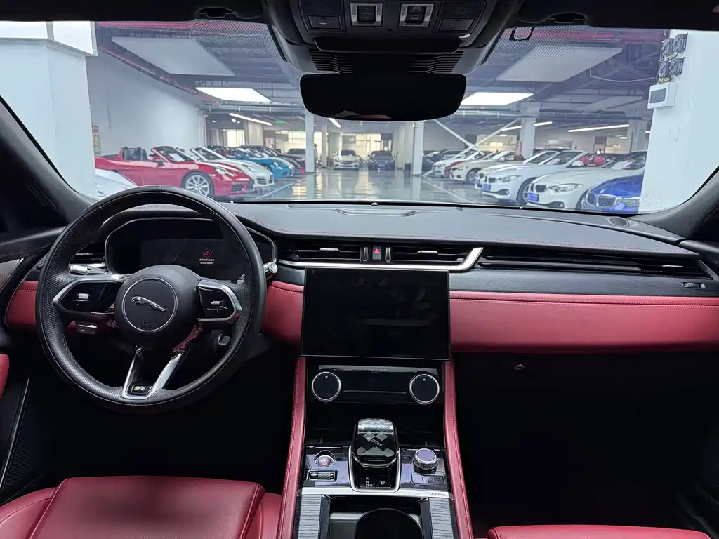 Jaguar XFL 2023 XFL 2.0T P250 two-wheel drive elite sports version купить на сайте DeffCars
