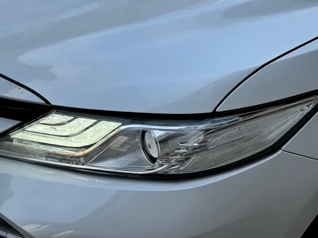 Camry 2018 2.0G Deluxe Edition купить на сайте DeffCars
