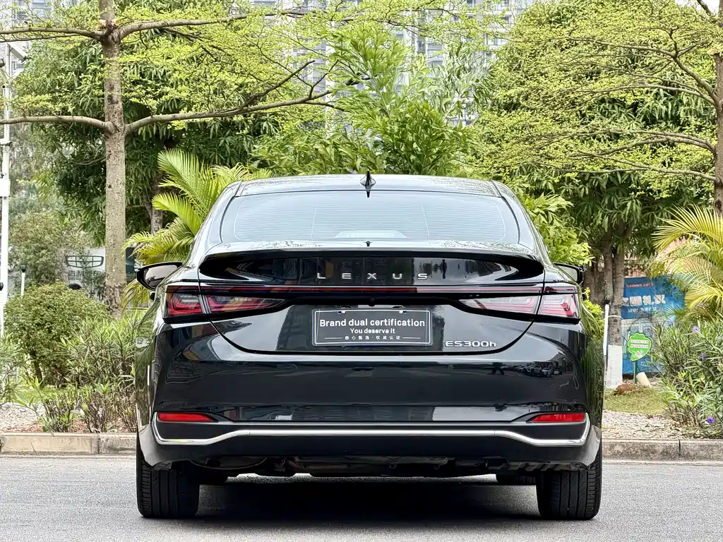 Lexus ES 2025 300h Premium Edition купить на сайте DeffCars