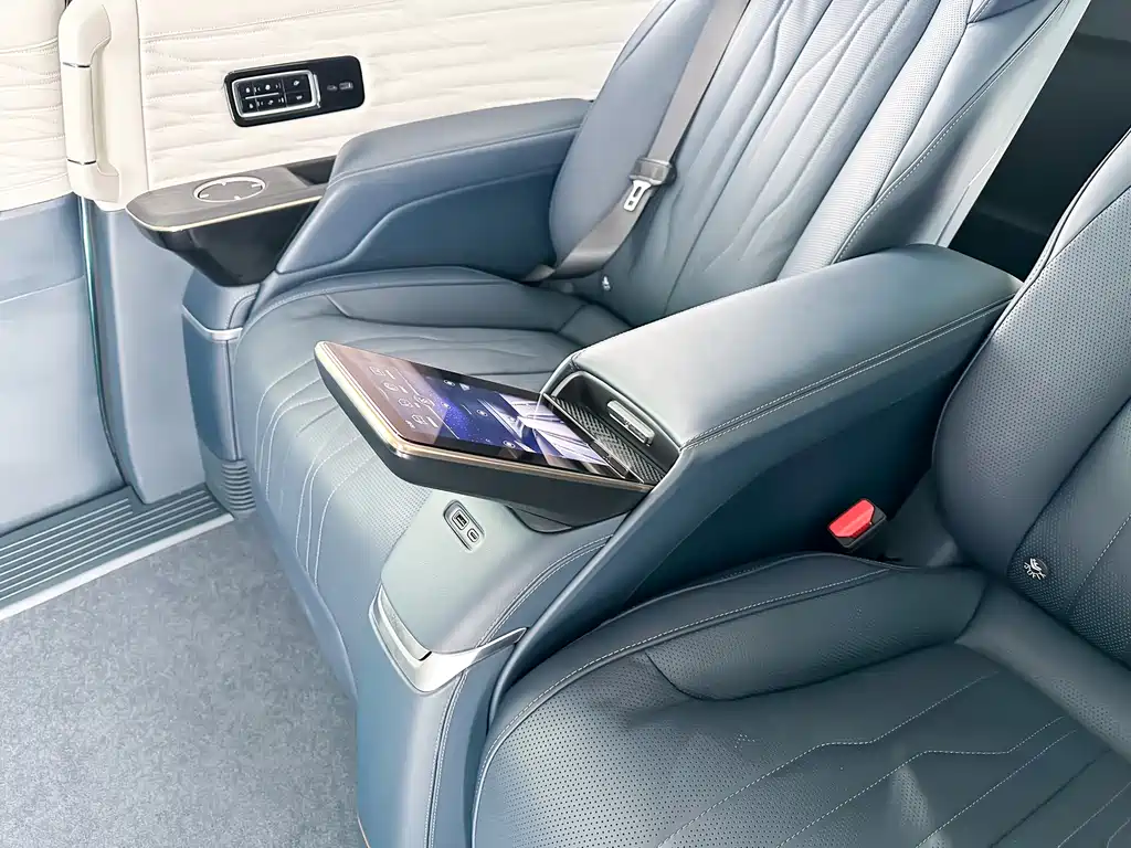 Century 2023 2.0T four-seater private version купить на сайте DeffCars