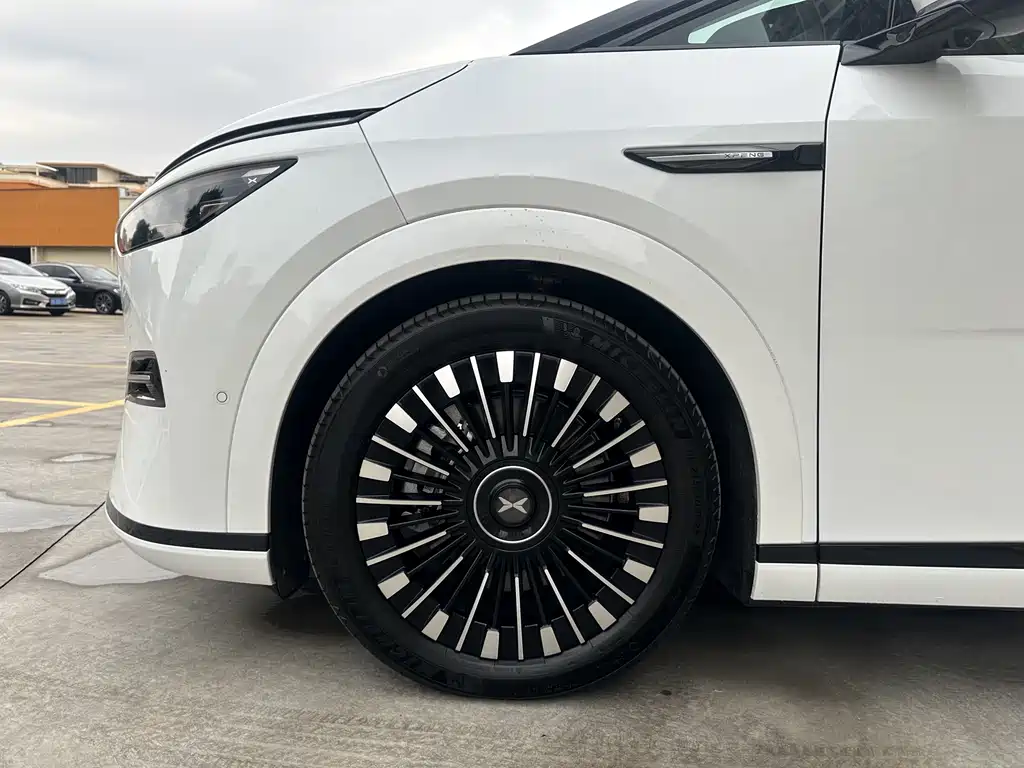 Xpeng X9 2025 pure electric 740 long battery life Max купить на сайте DeffCars