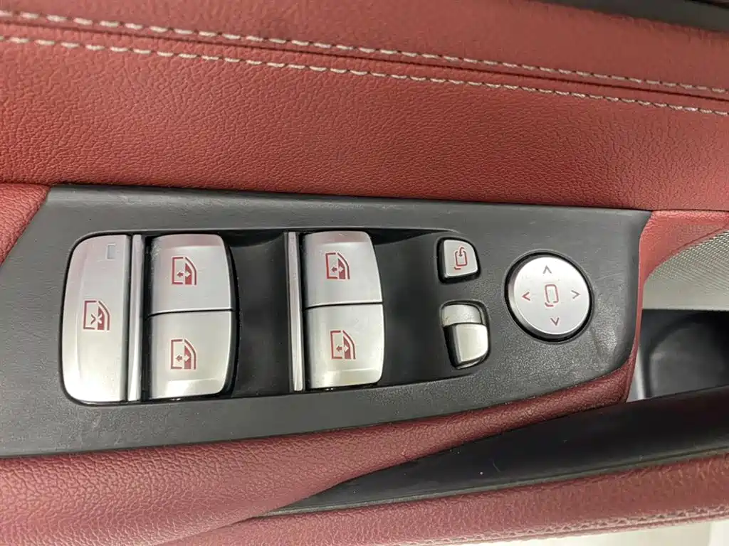 BMW 5 Series 2021 530Li Leading M Sports Package купить на сайте DeffCars
