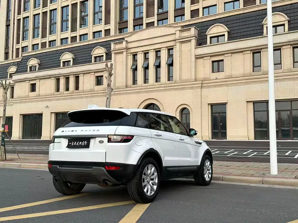 Range Rover Evoque 2018 240PS PURE Fashion Edition купить на сайте DeffCars