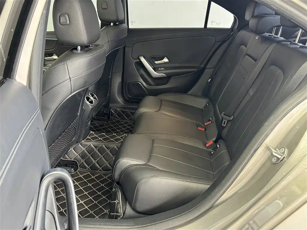 Mercedes-Benz A-Class 2020 Facelift A 200 L Sports Sedan Dynamic Type купить на сайте DeffCars