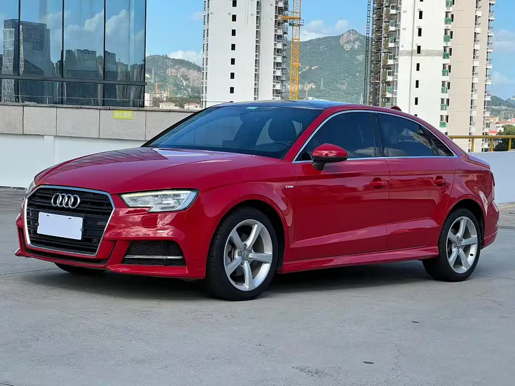 Audi A3 2018 30th Anniversary Limousine 35 TFSI Fashion купить на сайте DeffCars