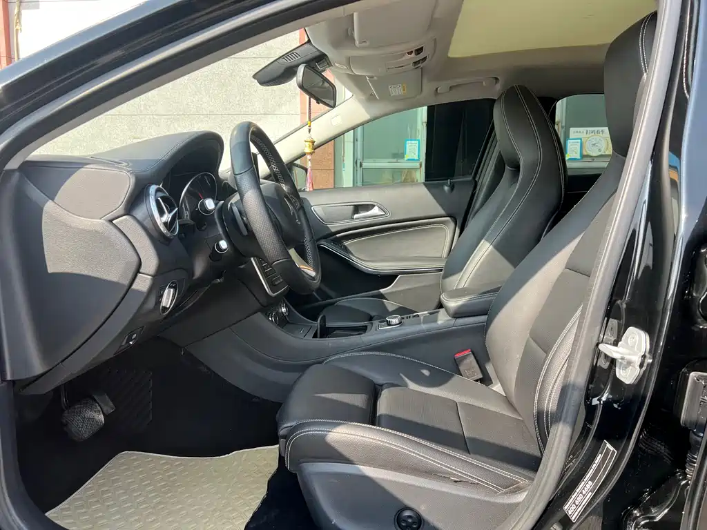 Mercedes-Benz GLA 2017 GLA 200 Dynamic купить на сайте DeffCars