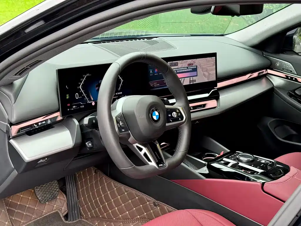 BMW 5 Series 2025 530Li Leading M Sports Package купить на сайте DeffCars