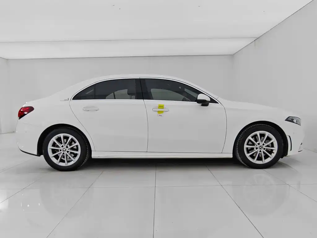 Mercedes-Benz A-Class 2020 Facelift A 200 L Sports Sedan Dynamic Type купить на сайте DeffCars