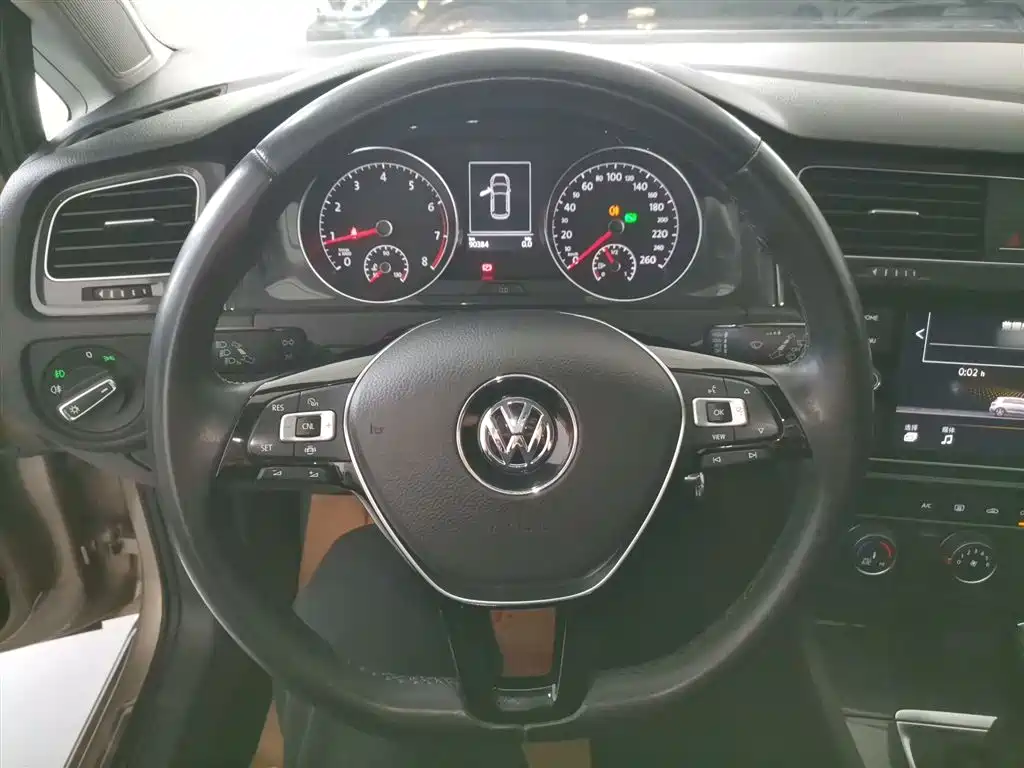 Golf 2019 1.6L automatic comfort model National V купить на сайте DeffCars