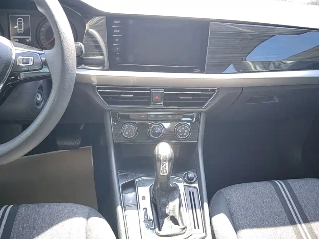 Lavida 2021 1.5L automatic fashion version купить на сайте DeffCars