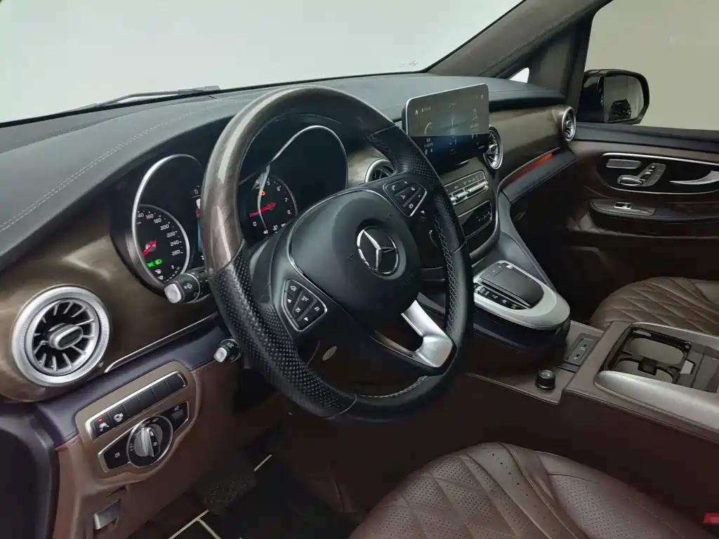 Mercedes-Benz V-Class 2020 V 260 L Long Wheelbase Luxury Edition купить на сайте DeffCars