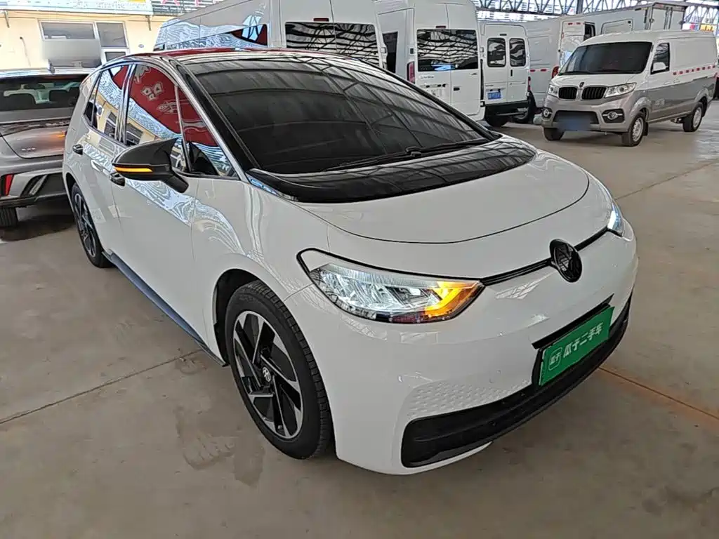 Volkswagen ID.3 2025 Smart Model Outstanding Edition купить на сайте DeffCars