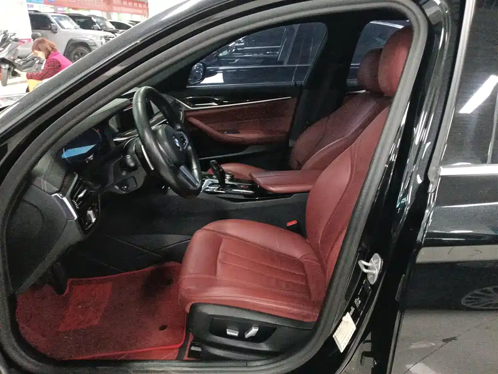 BMW 5 Series 2020 530Li Leading M Sports Package купить на сайте DeffCars