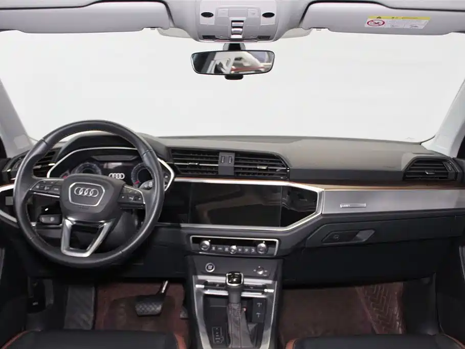 Audi Q3 2023 35 TFSI Fashionable and Elegant Model (1.5T) купить на сайте DeffCars
