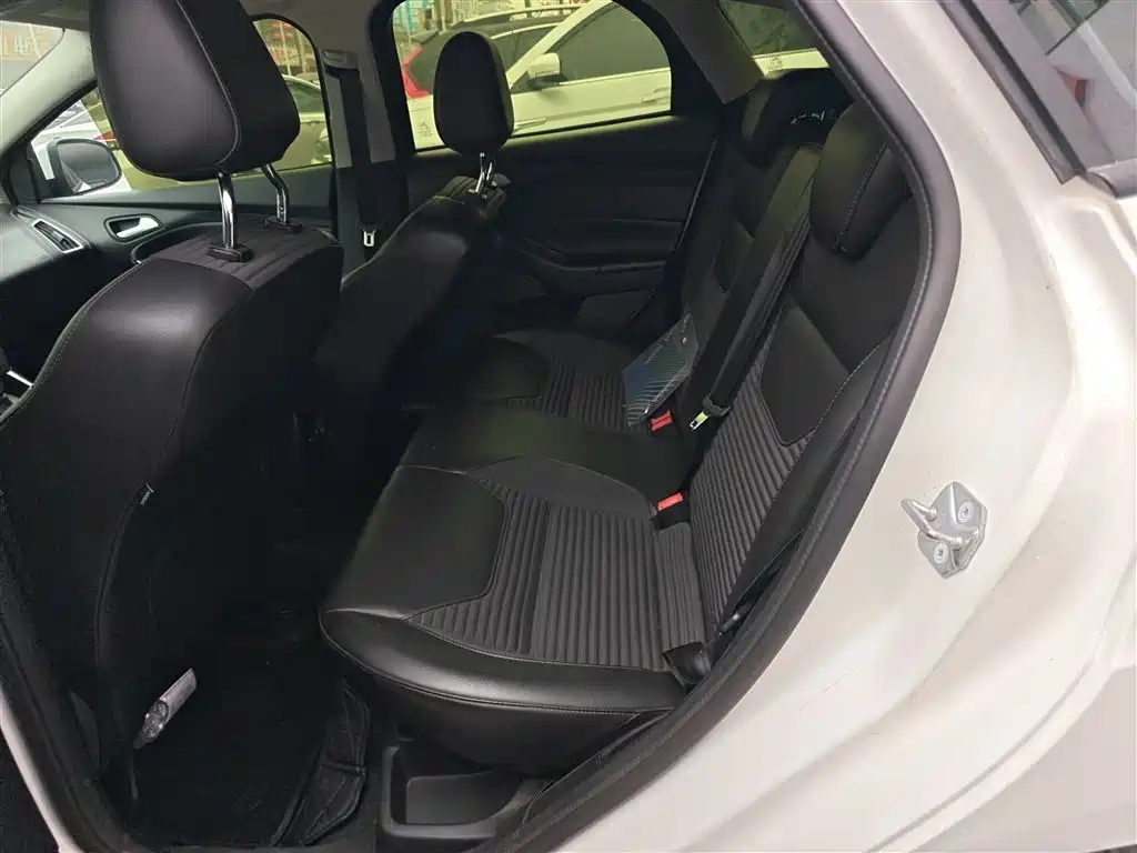 Focus 2018 hatchback classic 1.6L automatic stylish smart mobility version купить на сайте DeffCars
