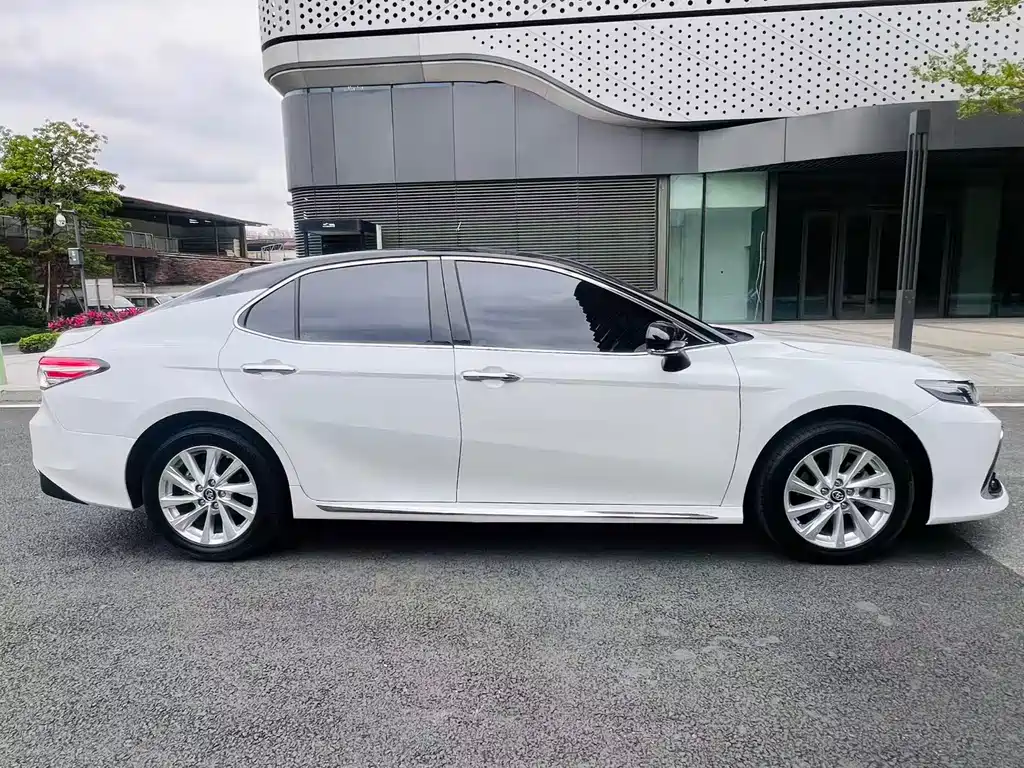 Camry 2023 2.0G Deluxe Edition купить на сайте DeffCars