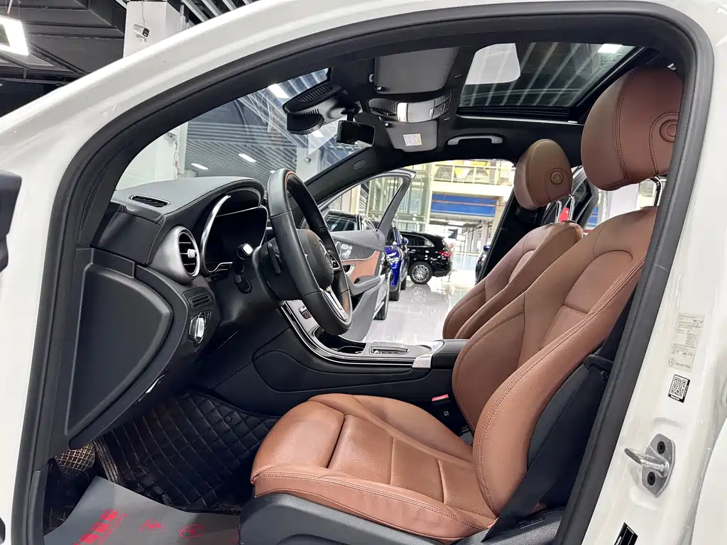 Mercedes-Benz GLC Coupe 2023 GLC 300 4MATIC Coupe SUV купить на сайте DeffCars