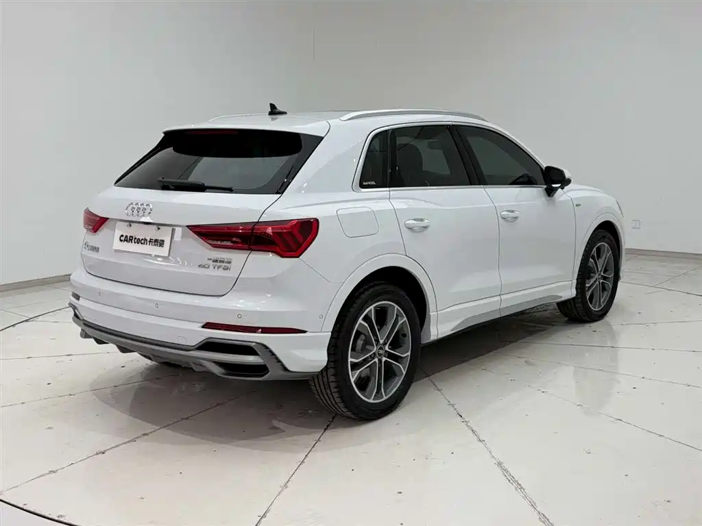 Audi Q3 2022 40 TFSI Fashionable and Dynamic купить на сайте DeffCars