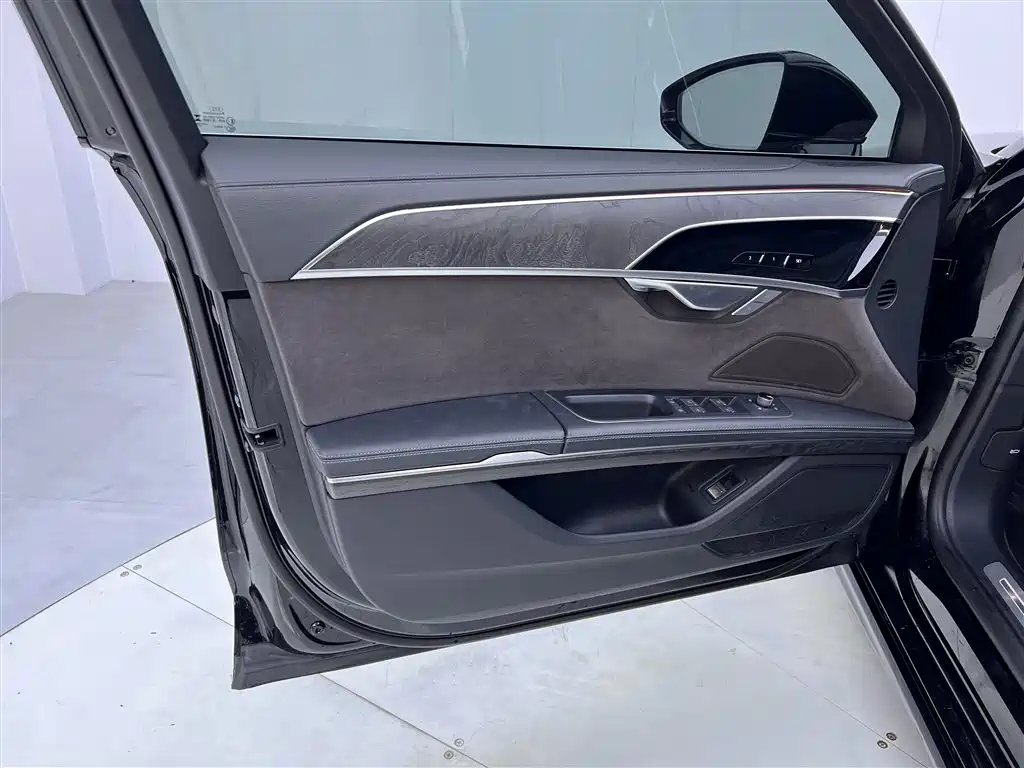 Audi A8 2023 A8L 50 TFSI quattro Premium Selection купить на сайте DeffCars