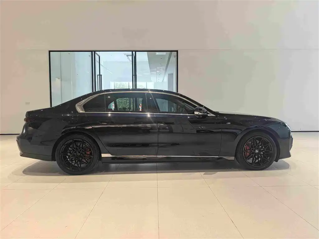 BMW i7 2023 eDrive50L Leading M Sports Package купить на сайте DeffCars