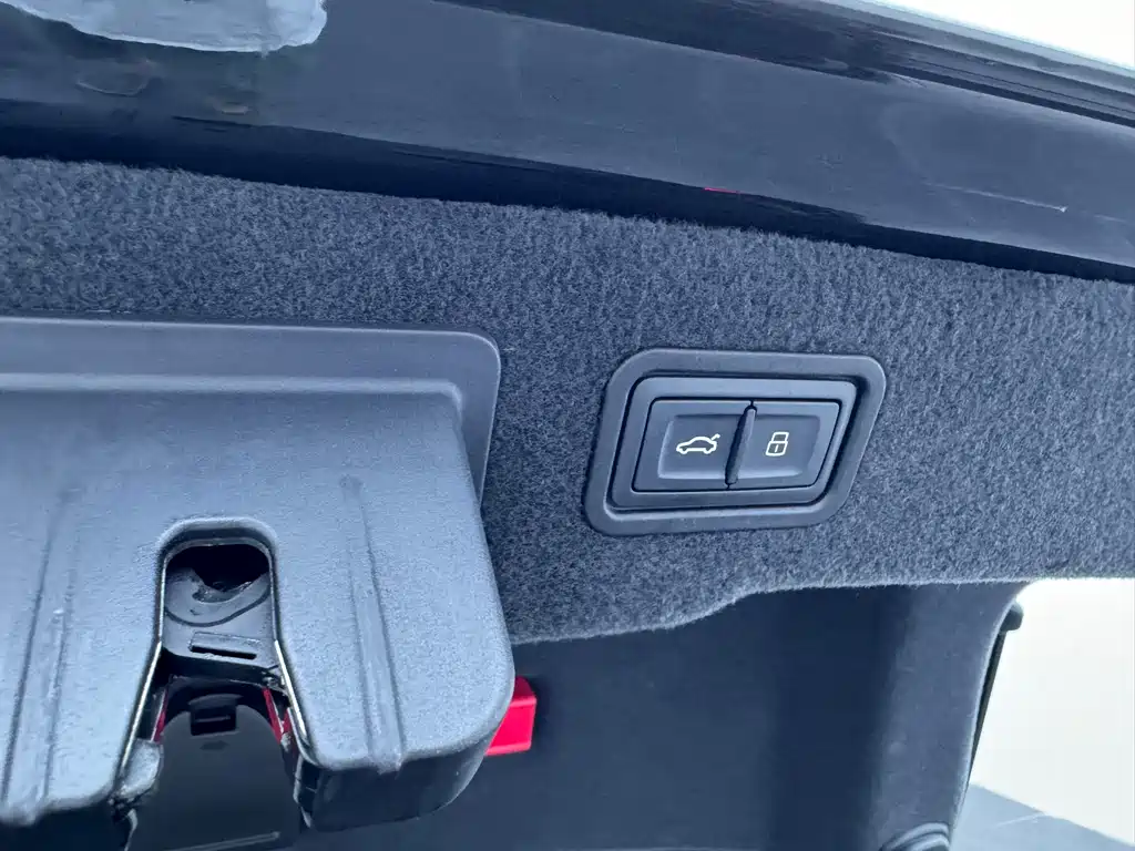 Audi A8 2018 A8L 55 TFSI quattro launch version elite model купить на сайте DeffCars