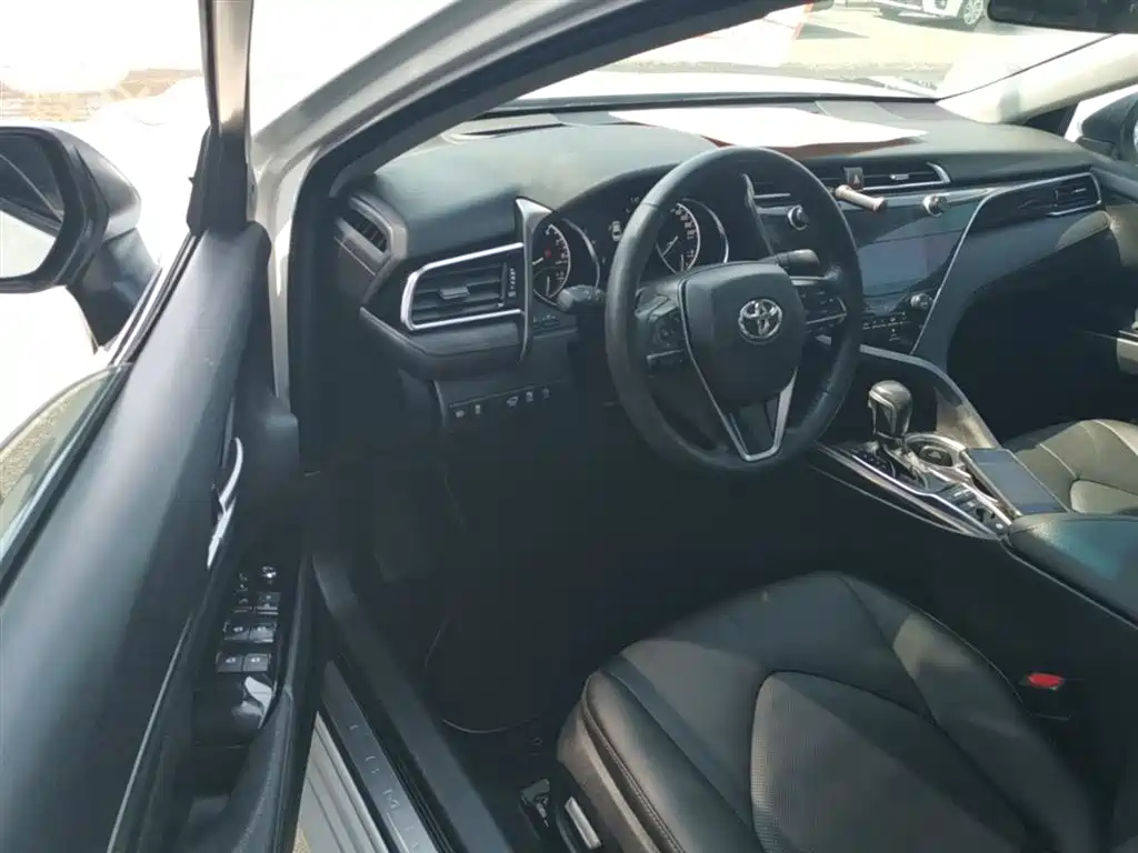 Camry 2019 2.5G Deluxe Edition National V купить на сайте DeffCars