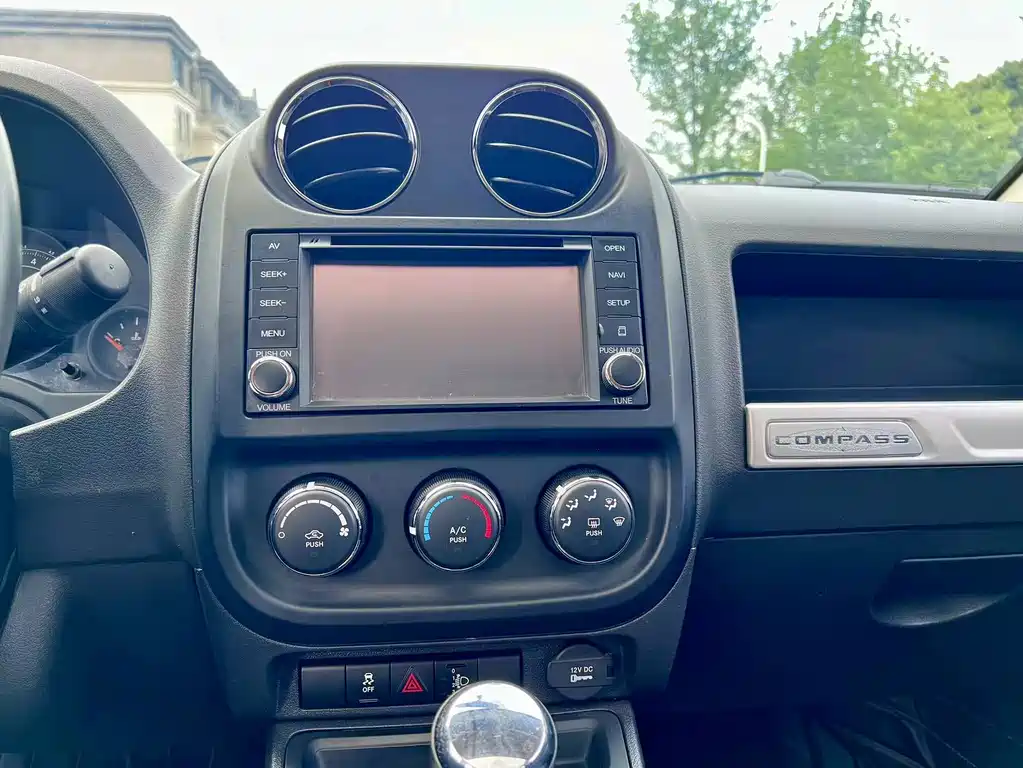 Compass (imported) 2014 facelift 2.4L four-wheel drive comfort version купить на сайте DeffCars