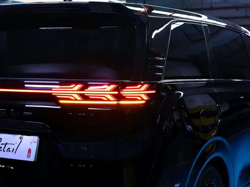 Denza D9 2022 DM-i 1040 Premium Type купить на сайте DeffCars